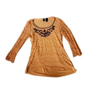 Embellished neckline lace 3/4 sleeve top